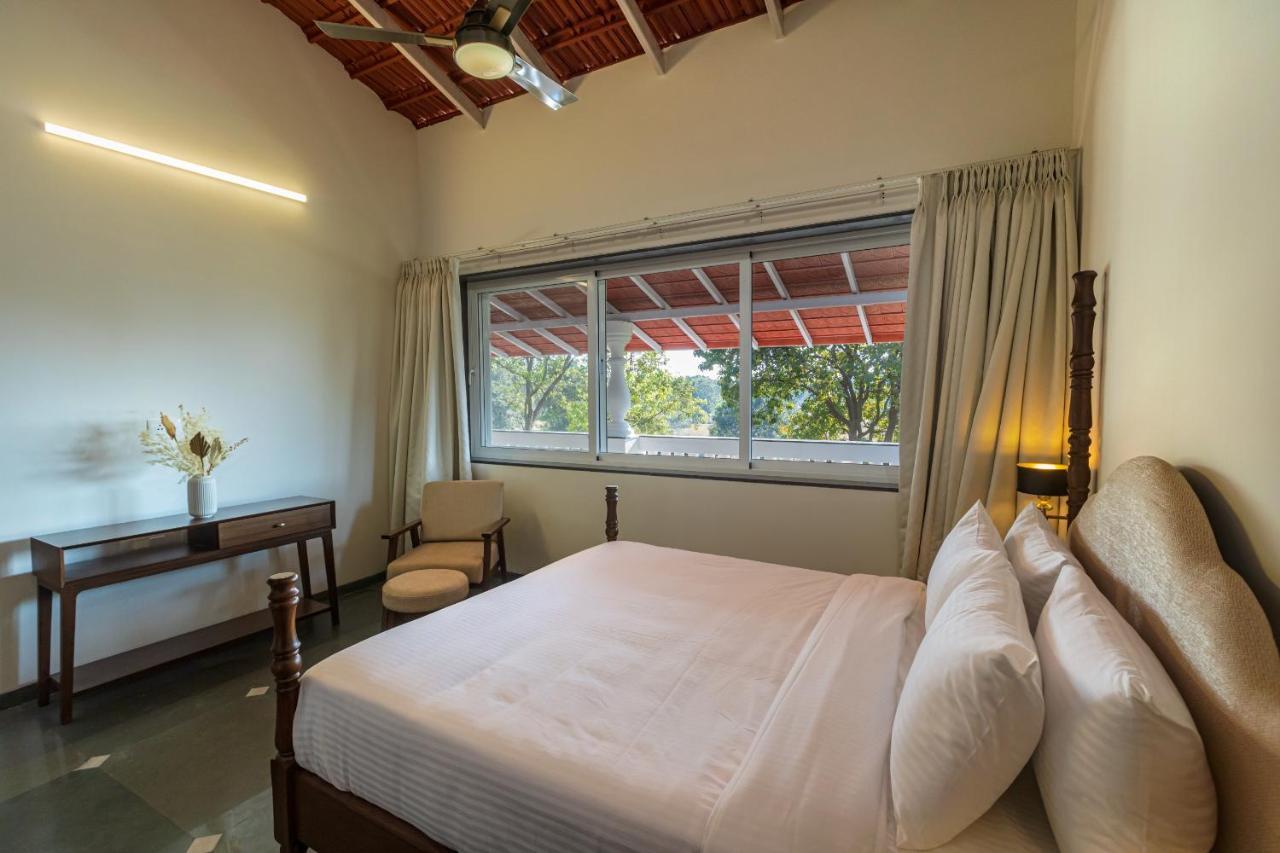 Saffronstays Mariposa By The River Montana, Karjat Exteriör bild